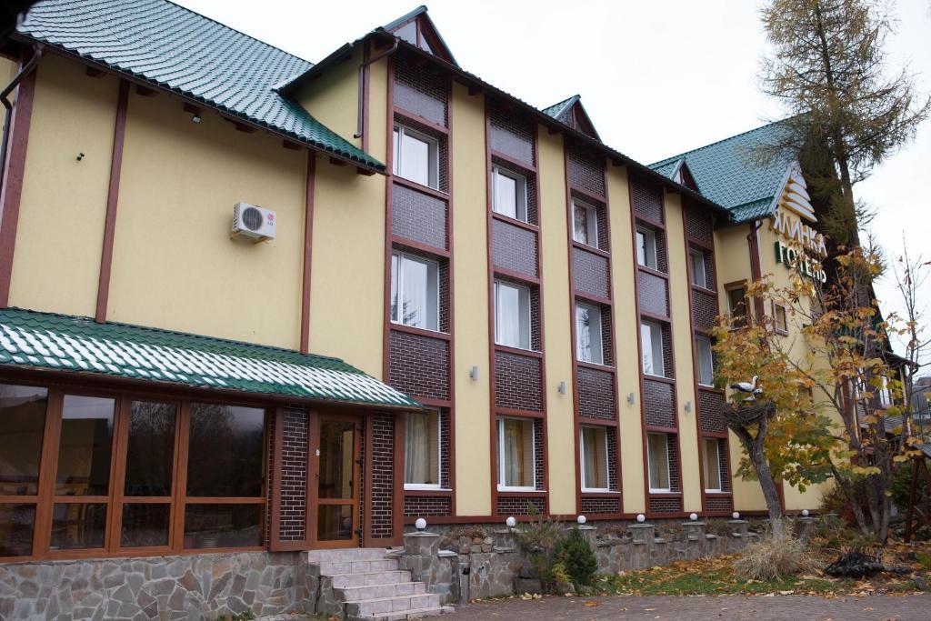 Ялинка Готель Vyškiv Exteriér fotografie
