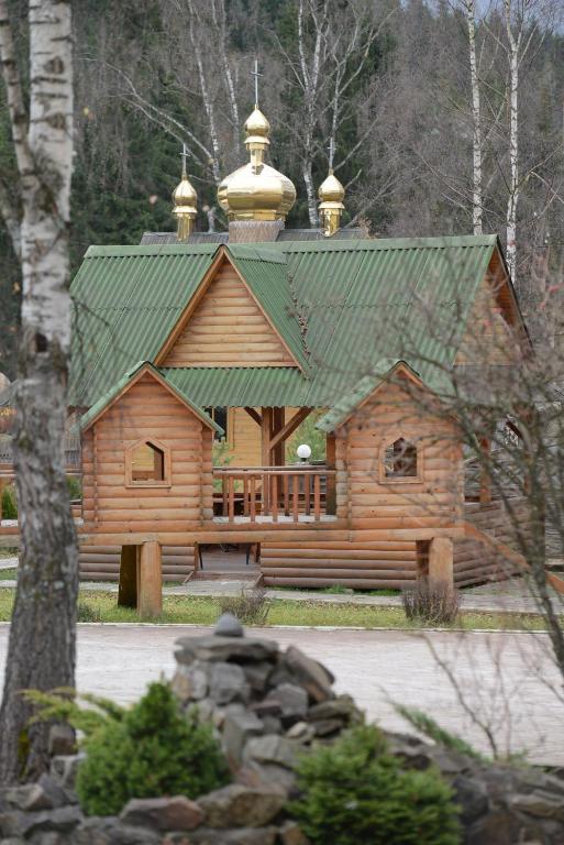 Ялинка Готель Vyškiv Exteriér fotografie